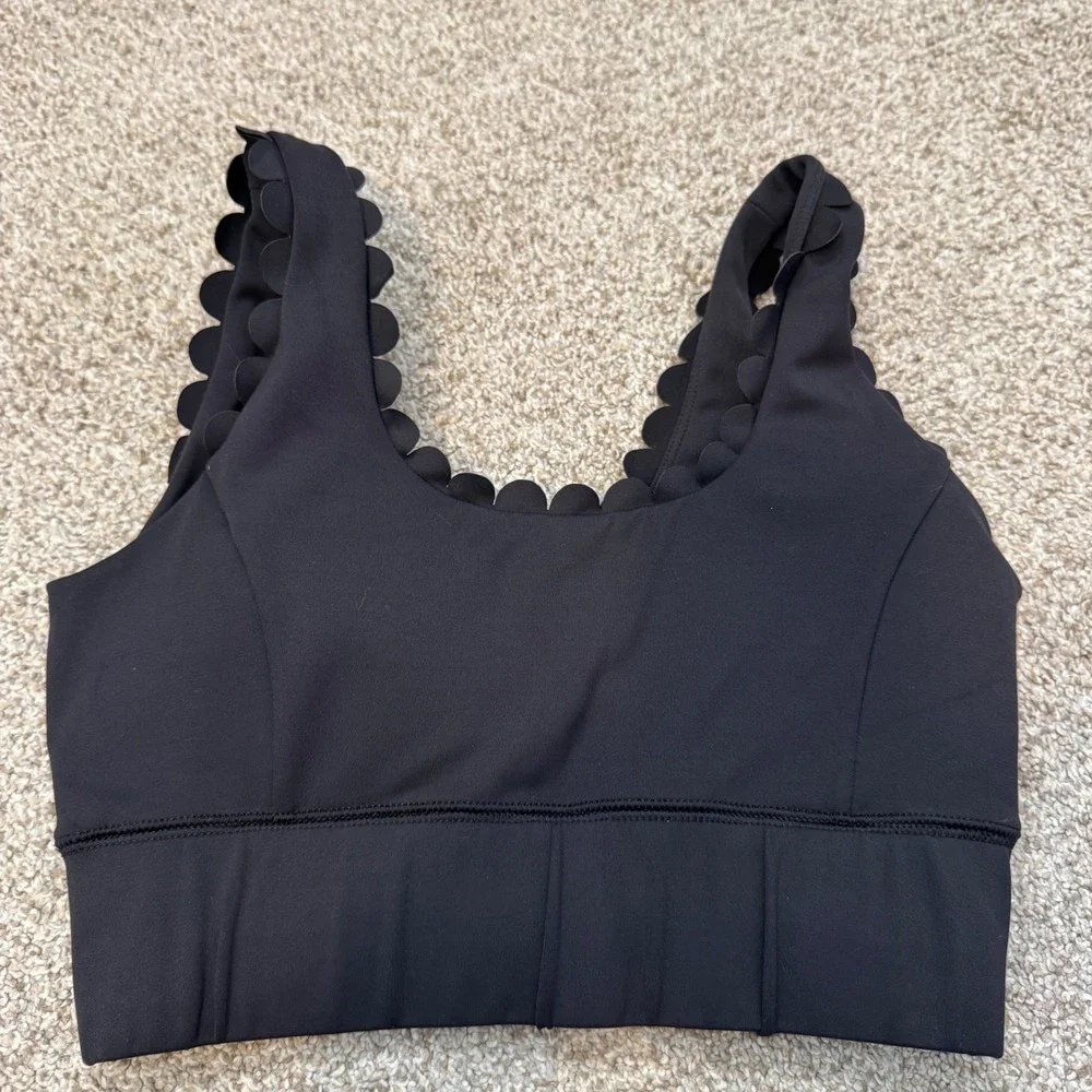 IVL Collective Black Scalloped Sports Bra Womens Size 4 Activewear Yoga Top
